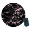 Mjuk-rund-musmatta-svart-rosa-marmor-tryck-20-cm