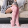 Varma stickade knästrumpor höga strumpor thigh high rosa