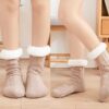 Varma fodrade sockor | stickade tofflor med halkskydd beige