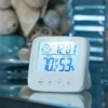Digital termometer & hygrometer med klocka – inomhus väderstation med alarm
