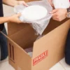 Fragile-etiketter handle with care – rulle 120 st, 2,5 × 7,5 cm, röd