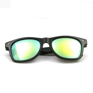 Svarta Wayfarer Solglasögon Guld Spegelglas