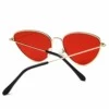 Guldiga triangulära solglasögon rött glas