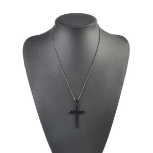 Halsband Kedja Med Stort Kors (svart)