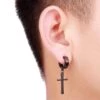 2-pack fake piercing ring utan hål hängande kors svart