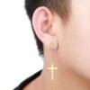 2-pack piercing örhänge fake plug med hängande kors guld