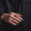 Ring med guldkors svart justerbar storlek