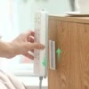 Självhäftande hållare för grenuttag