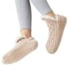 Varma fodrade toffelsockor - lurviga sockor beige